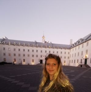 Meet your Posher, Cloé